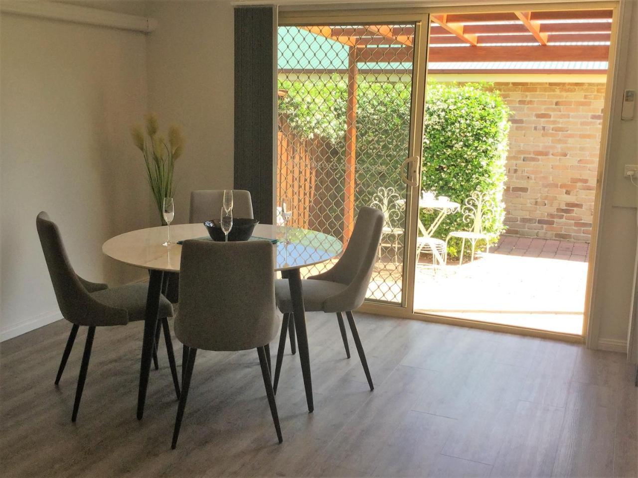 Tic Tac Toe Quality Accommodation Armidale Esterno foto